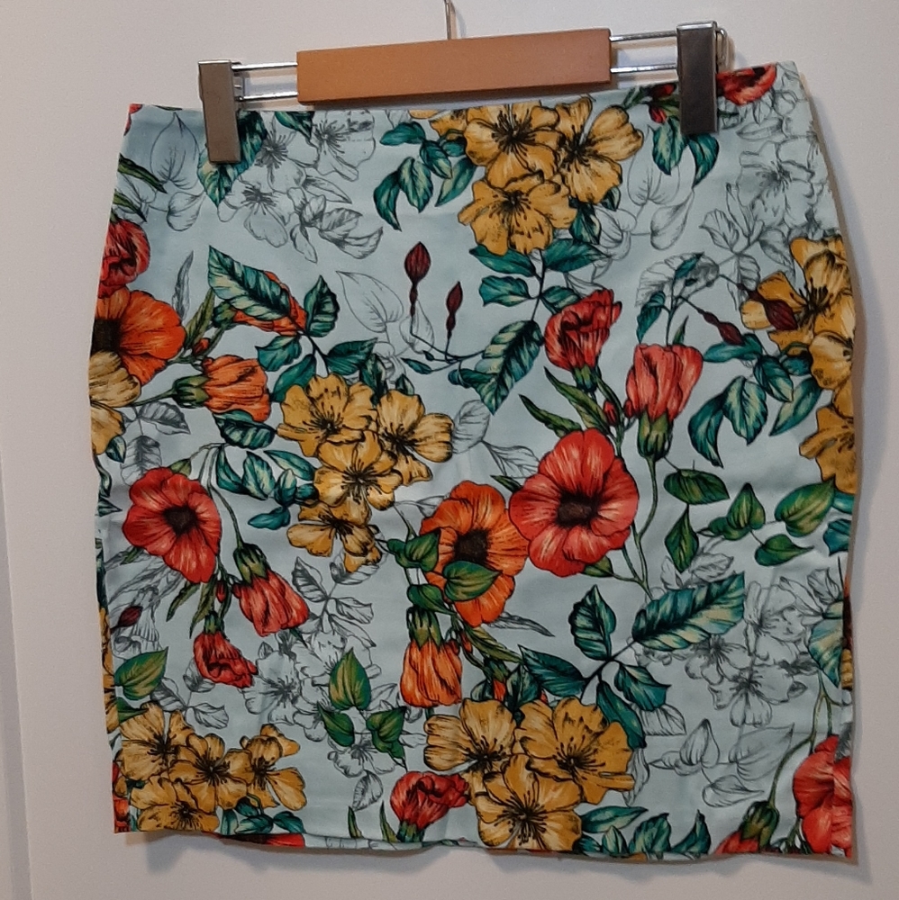 Twik Exclusivité Simons Floral Pattern Skirt